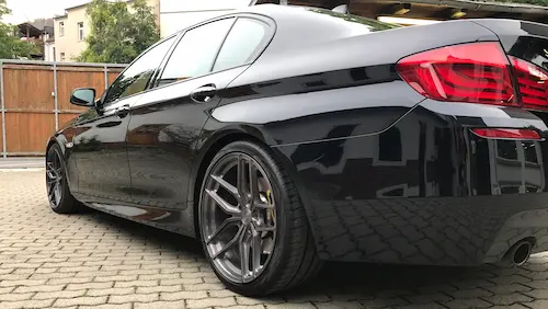 Curățare atentă la muchii și colțuri